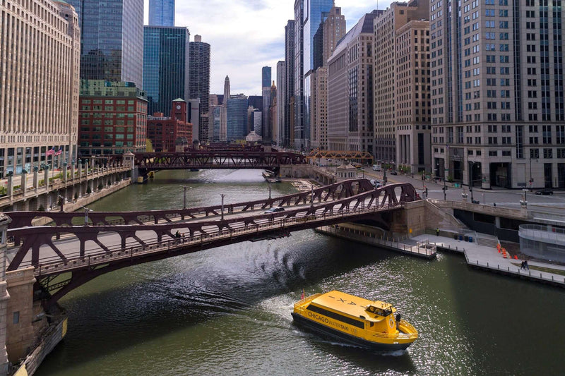 How to Ride Chicago Water Taxi on the Main Branch
