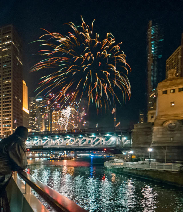 Chicago Water Taxi - Fireworks Tour